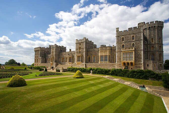 2-Day Windsor, Stonehenge, Bath & Oxford Tour Including Admission - Stonehenge with the hard part handled: entry included