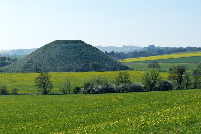 Bespoke private tours of Stonehenge and Avebury by car with local guide - Old Sarum and Salisbury Cathedral: where the medieval layer earns its spot