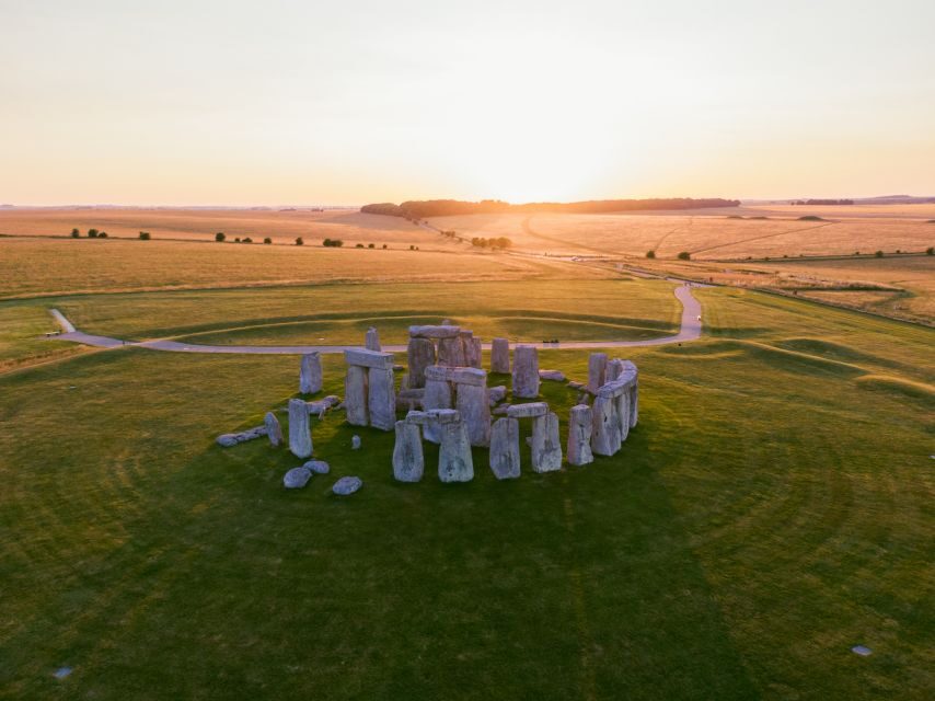 From Bath: Private Stonehenge and Salisbury Tour with Pickup - Bath Pickup to Stonehenge: a Smooth Start