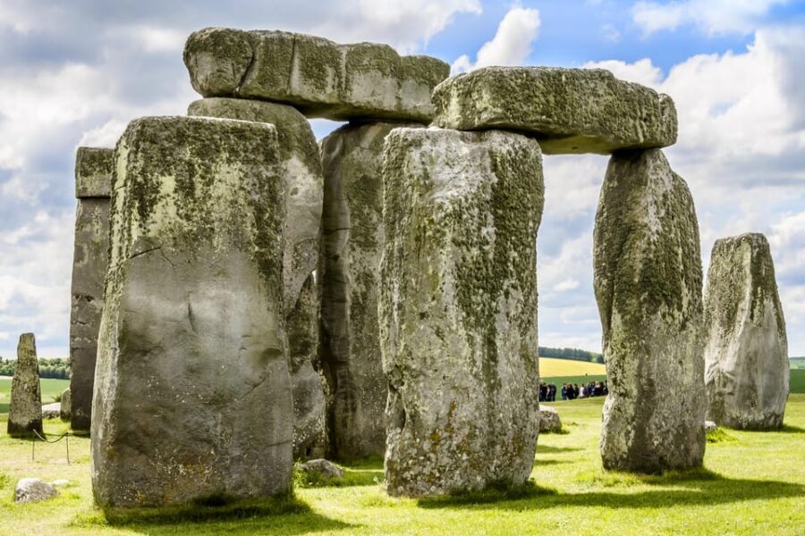 From London: Small Group Stonehenge, Bath & Cotswolds Tour - Getting picked up: Victoria (and the London Eye option)