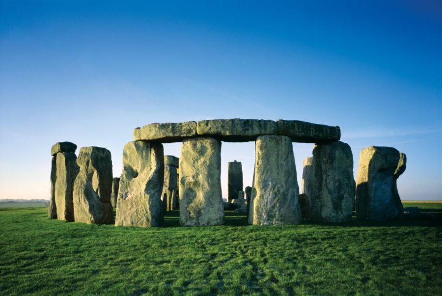 From London: Stonehenge and Bath Full-Day Tour - Tastecard and Coffee Club: saving money after you’ve seen the sights