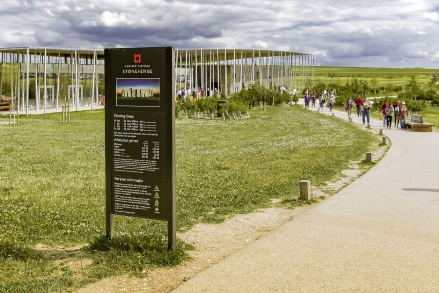 From London: Stonehenge Half-Day Tour - Victoria Coach Station: Clear Meeting Point and Helpful Staff