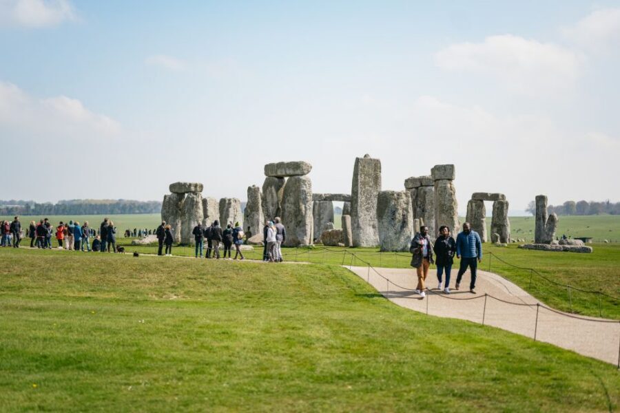 From London: Stonehenge Half-Day Trip - Coach Comfort, Wi-Fi, and the Thames Stop on the Way Back