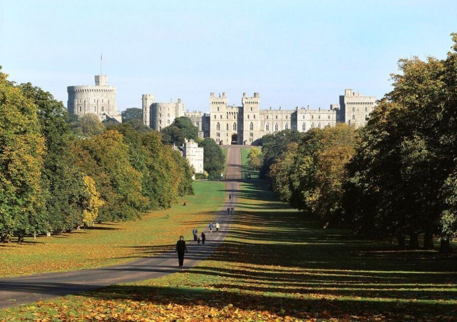 From London: Stonehenge Inner Circle and Windsor Day Trip - Guides and Headsets: Why the Experience Feels Organized