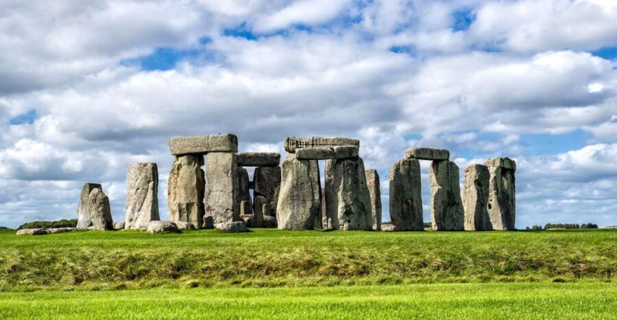 From London: Stonehenge Morning Day Trip with Admission - Key Things You’ll Notice Right Away