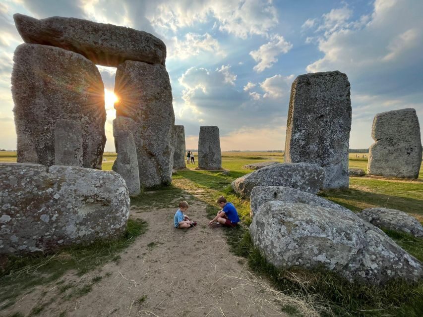 From London: Stonehenge Private Inner Circle Tour with Bath - Who this tour suits best