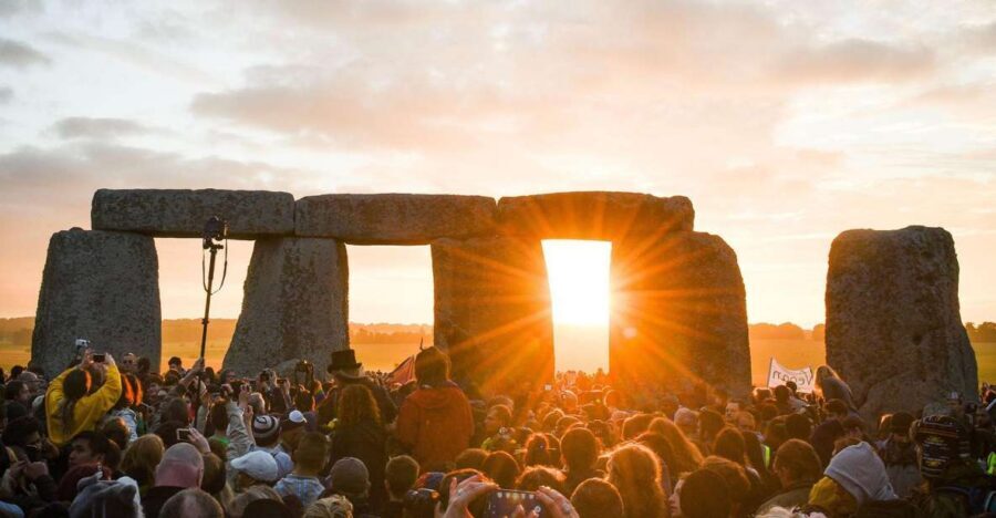 From London: Stonehenge Summer Solstice Sunrise Tour - Getting from London to Wiltshire: the overnight coach reality
