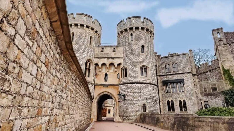 From London: Stonehenge & Windsor Castle Tour with Tickets - Windsor Castle state apartments: how to see the best parts in 3 hours