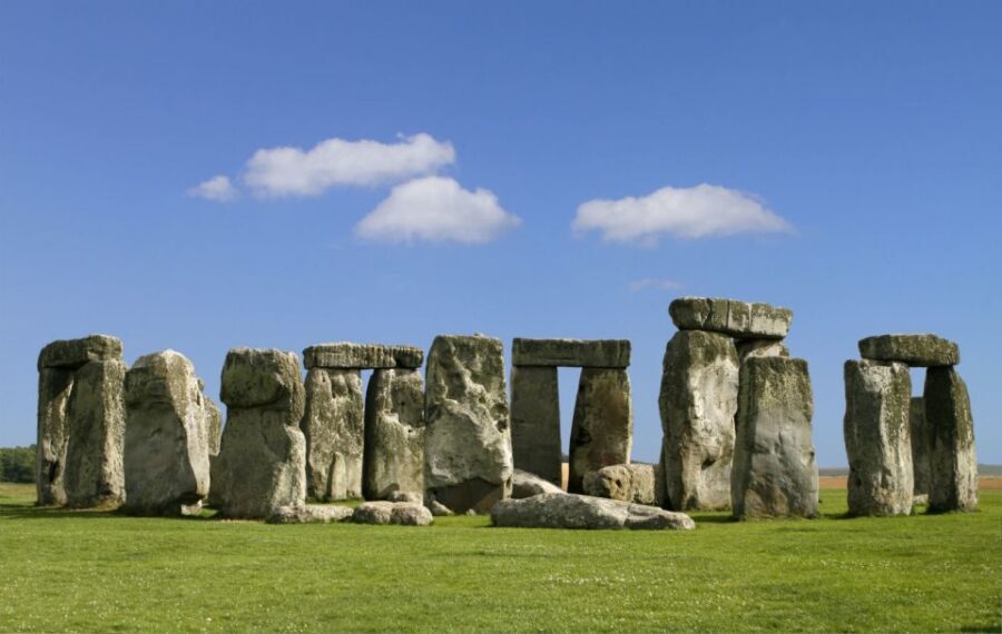 From London: Windsor Castle and Stonehenge Day Trip - Timing, Lines, and Where to Meet Your Bus