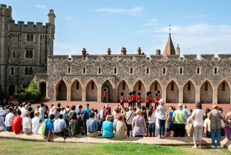 From London: Windsor Castle, Bath, and Stonehenge Day Trip - FAQ