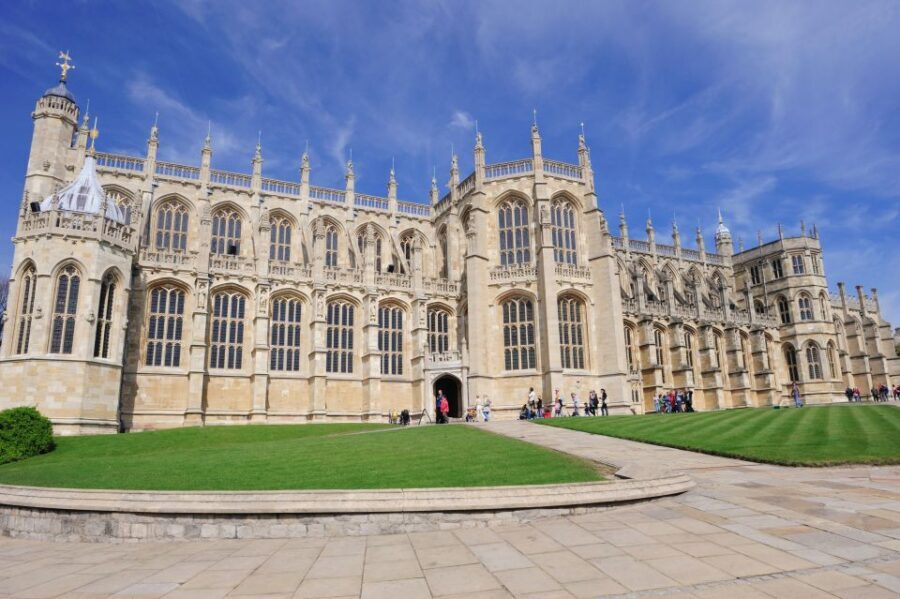 From London: Windsor, Stonehenge, & Salisbury Cathedral Trip - Weather, comfort, and what to pack for this day