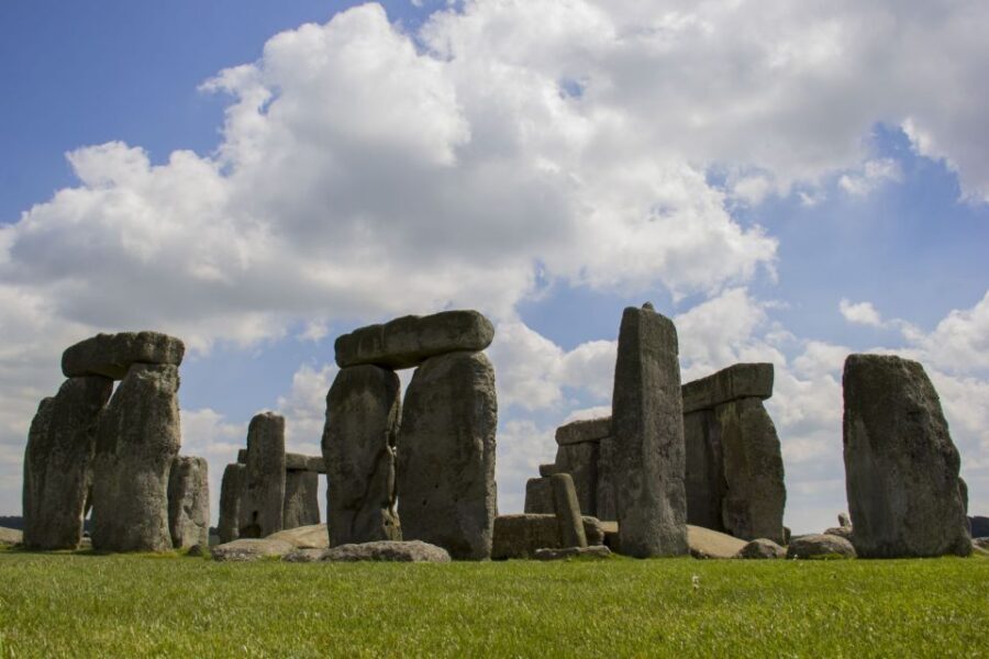 London: 3-Day Stonehenge, Bath & South West Coast Tour - From Victoria to the Southwest: how this 3-day loop really works