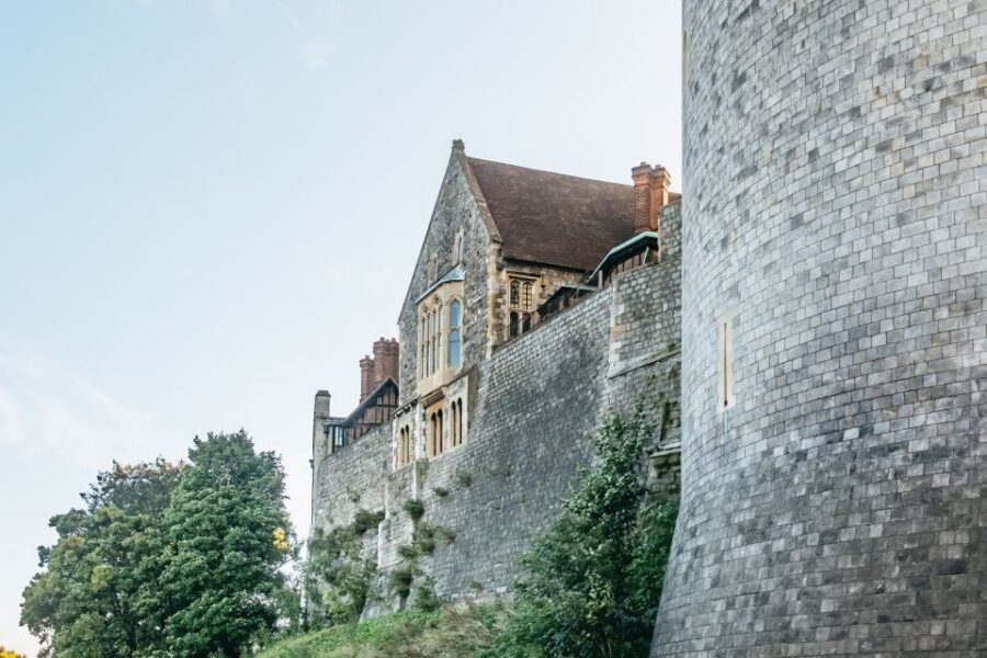London: Full-Day Windsor, Stonehenge, and Oxford Tour - Headsets, guides, and what small-group pacing actually buys you