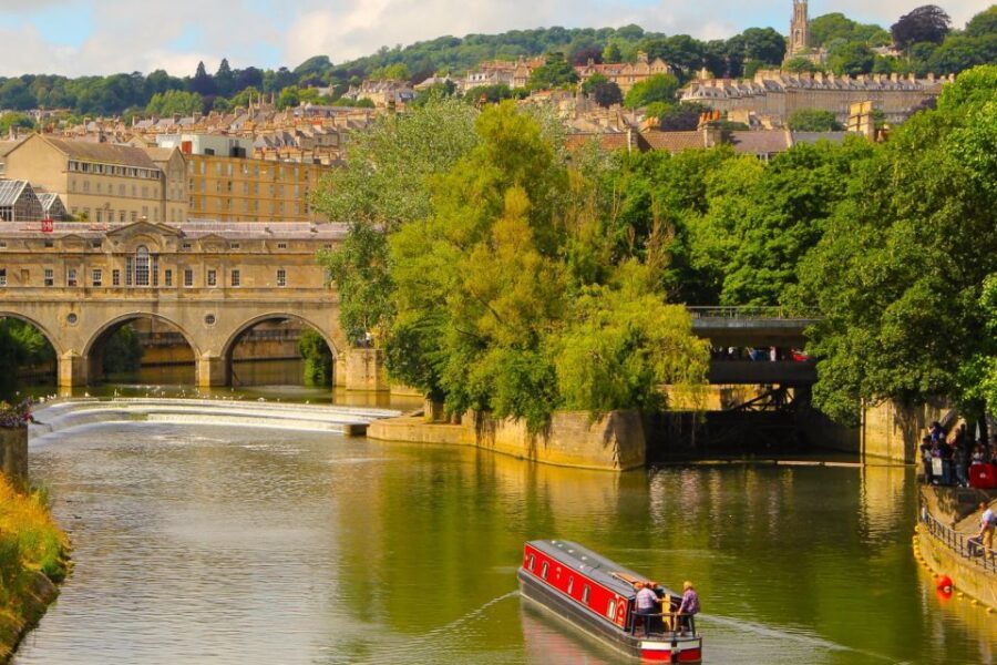 London: Stonehenge, Bath, Lacock, & Avebury Small Group Tour - Guides: what you can learn from the best versions of this day