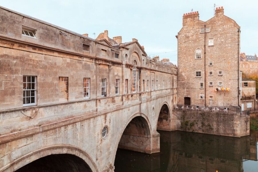 London: Stonehenge, Windsor, and Bath Day Trip by Bus - Who should book this bus tour (and who should choose something else)