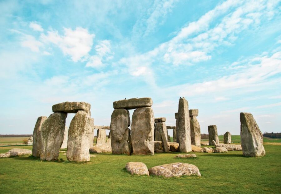 London: Stonehenge, Windsor, and Bath Day Trip by Bus - Should you book this London: Stonehenge, Windsor, and Bath day trip by bus?