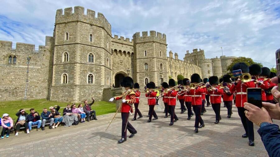 London: Stonehenge, Windsor Castle, Bath, Lacock & Pub Lunch - Lacock’s film-still cobblestones and the George Inn lunch