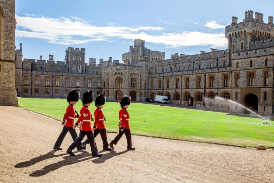 London: Stonehenge, Windsor Castle, Bath, Lacock & Pub Lunch - The Stonehenge Visitor Centre makes the site click