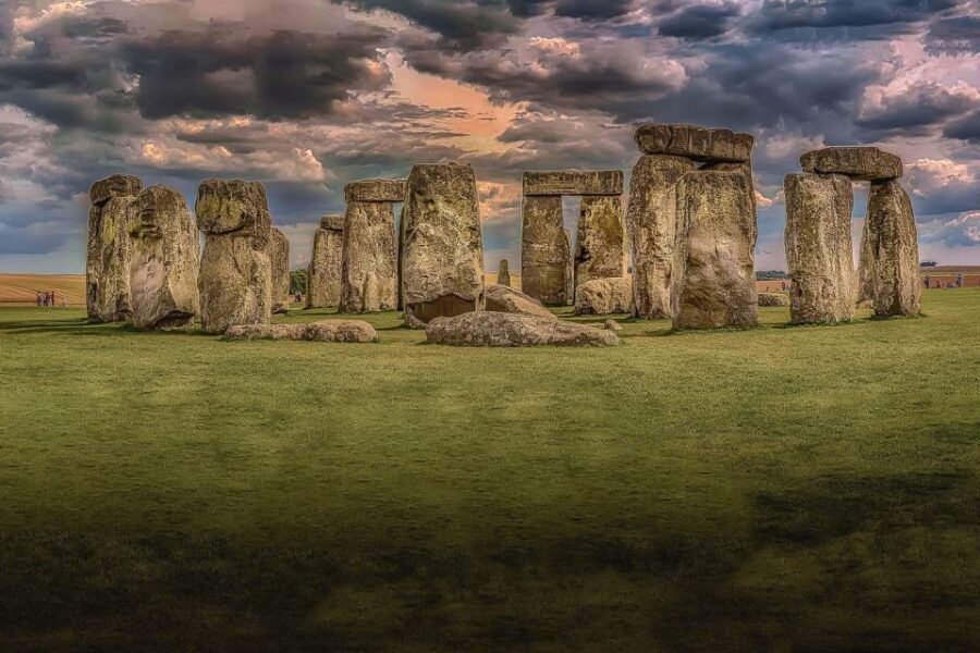 London to Southampton Cruise Terminal via Stonehenge - Stonehenge in 90 minutes: what you can do (and what you’ll skip)