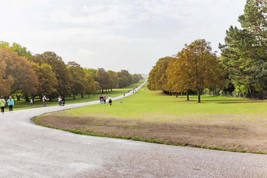 London: Windsor Castle, Stonehenge & Bath Full-Day Tour - Bath’s Georgian Streets and Roman-Era Options