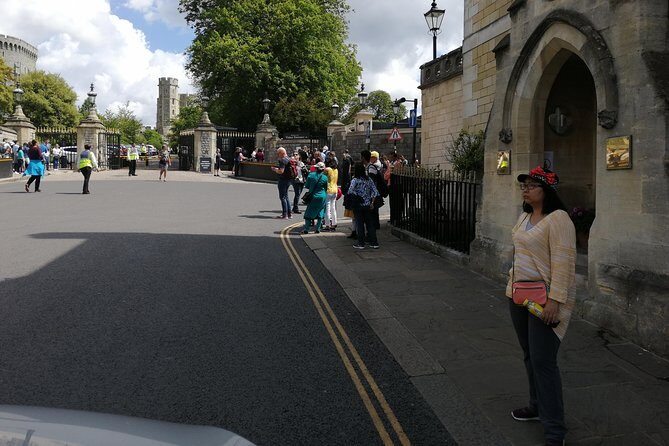 Luxury Private Vehicle Day Hire from & to London via Stonehenge & Windsor Castle - Stonehenge: arrive on time, then use your 2.5 hours your way