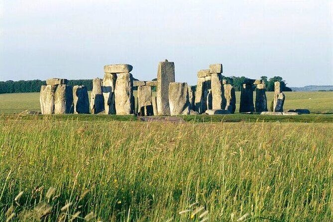 Private Archaeologist Guided Tour Stonehenge, Salisbury & Avebury - The Real Value in a Private Archaeologist Day