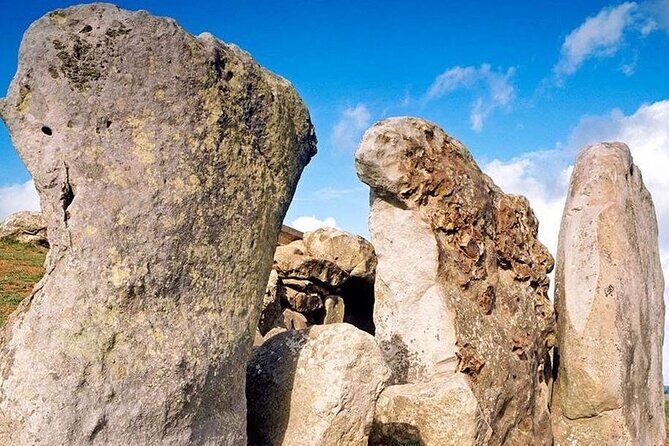 Private Archaeologist Guided Tour Stonehenge, Salisbury & Avebury - Alton Barnes White Horse: A Quick Check-In With Wiltshire Folklore