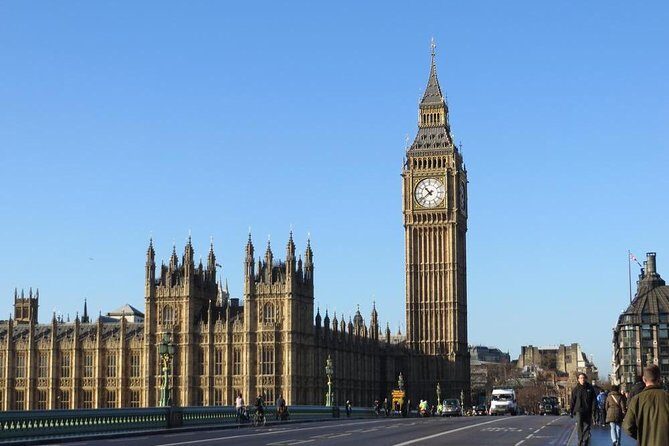 Private Arrival Transfer: Heathrow Airport to London with Stopover at Stonehenge - Heathrow to London without the stress you usually feel