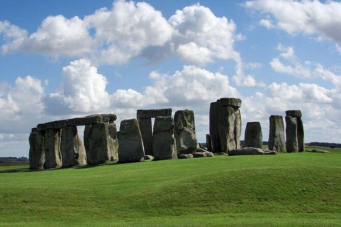 Private Chauffeured Minivan Tour of Stonehenge from London - Stonehenge tips that make your visit feel easier