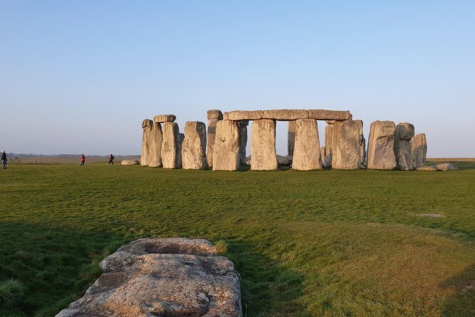 Private driver guided tours Windsor castle Stonehenge - The driver-guide setup: great for guidance, not a scripted escort inside