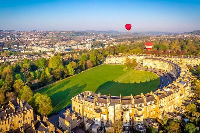 Private Full-Day Tour: London to Cotswolds, Bath & Stonehenge - Private chauffeur beats the bus-and-transfer headache