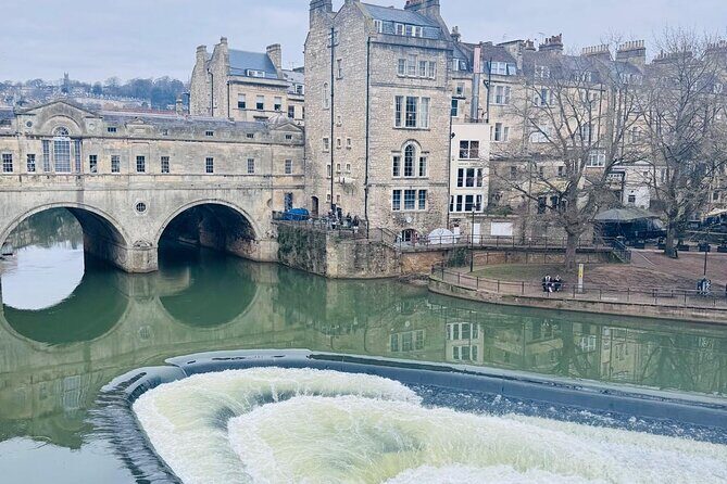 Private Full-Day Tour: London to Cotswolds, Bath & Stonehenge - Comfort on the road: small perks that matter after 7:30 PM