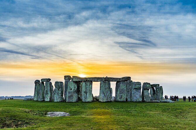 Private Guided Tour of Ancient and Magical Stonehenge - Woodhenge stop: the quick site that makes the main circle click