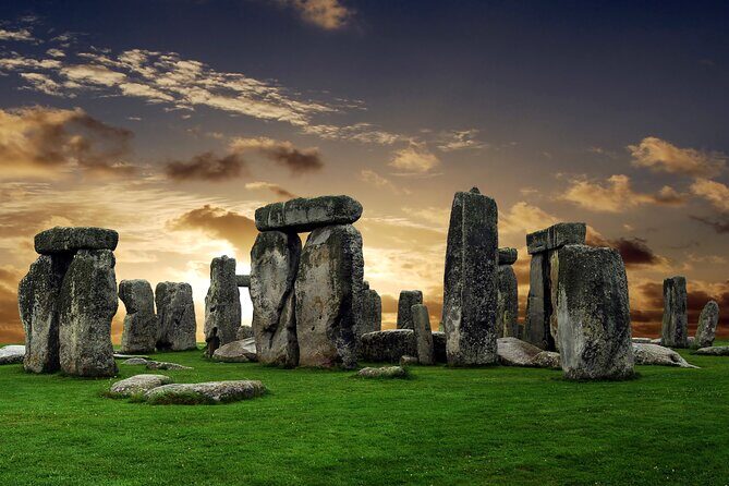 Private Stonehenge, Woodhenge, Avebury Stone Circle Day Tour - Getting Out of London Without Losing Your Day