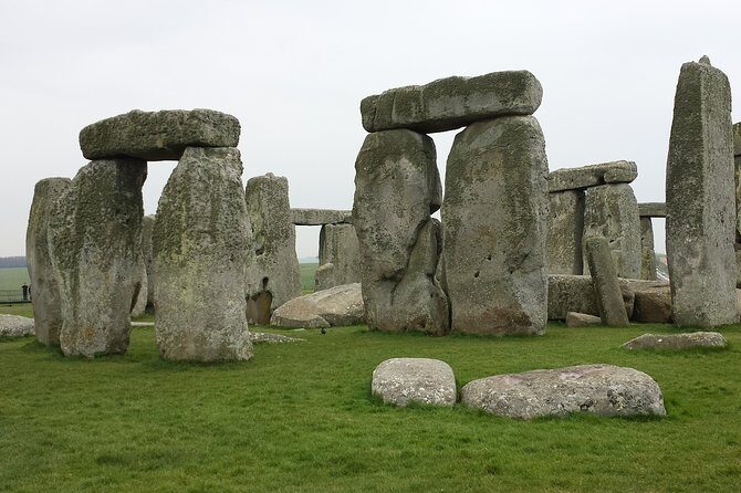 Private Tour to Stonehenge and Highclere Castle (Downton Abbey) - A long-day rhythm that actually feels smooth
