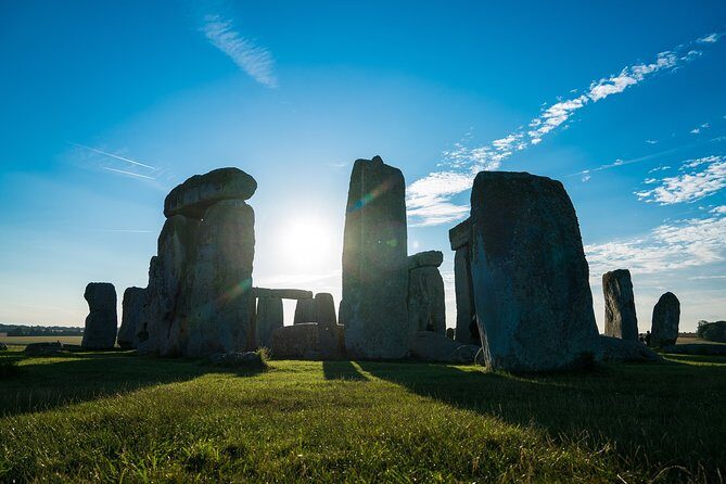 Private Tour to Stonehenge and Highclere Castle (Downton Abbey) - Getting out of London: the drive, the breaks, and why it matters