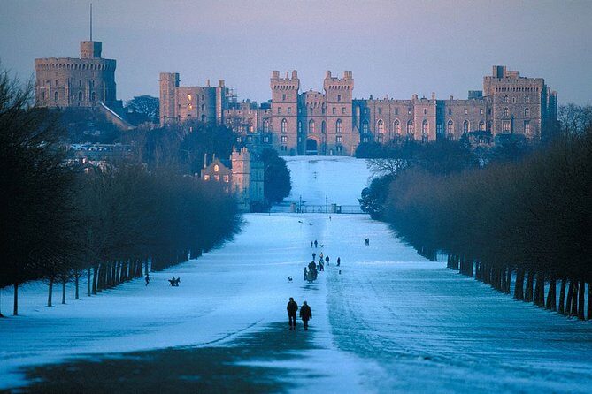 Salisbury, Stonehenge, Bath and Windsor with Christmas Lunch - Christmas Day Planning Made Simple: London to Salisbury, Bath, and Windsor