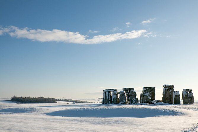 Salisbury, Stonehenge, Bath and Windsor with Christmas Lunch - Christmas Lunch: The Included Meal That Changes the Whole Day