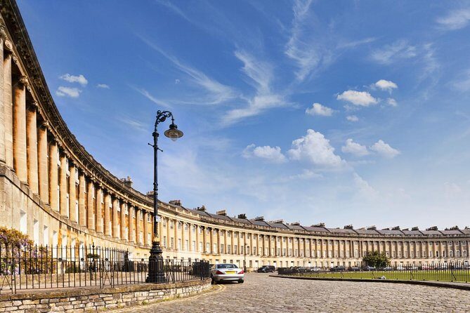 Small Group Cotswolds Village, Stonehenge and Bath Tour from London - Bath Abbey, Pulteney Bridge, and Royal Crescent photo moments