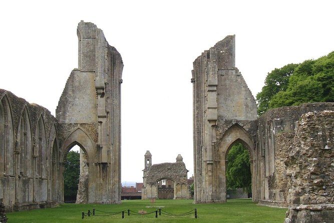 Small-Group Day Trip to Stonehenge, Glastonbury, and Avebury from London - Chalice Well Gardens: where the Holy Grail legend meets quiet space