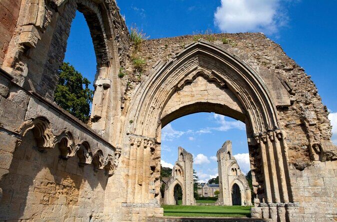 Small-Group Day Trip to Stonehenge, Glastonbury, and Avebury from London - Meeting at Gloucester Road and riding in an air-conditioned mini-coach