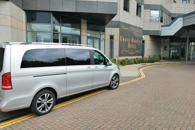 Southampton Cruise Terminal/Hotel to London with Stops at Salisbury & Stonehenge - Door-to-door comfort: Southampton to London without the stress