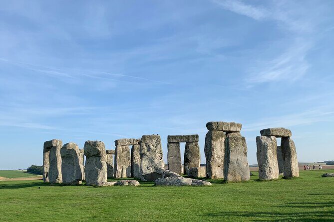 Southampton to London Visiting Stonehenge or Windsor Castle - Southampton Port to London: The point of this transfer
