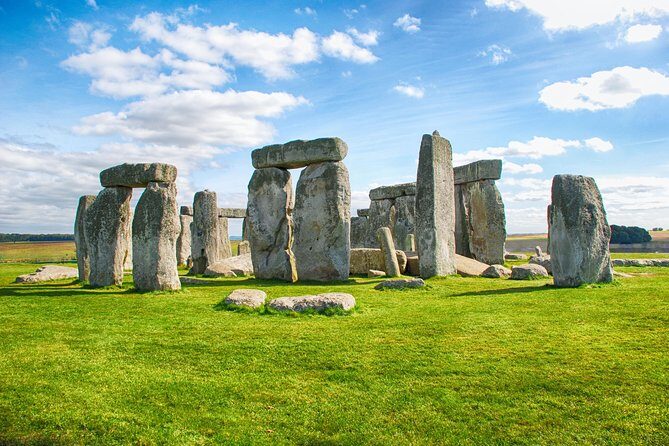 Stonehenge and Bath Day Guided Tour from London - Meeting Point at Golden Tours (and how to avoid confusion)
