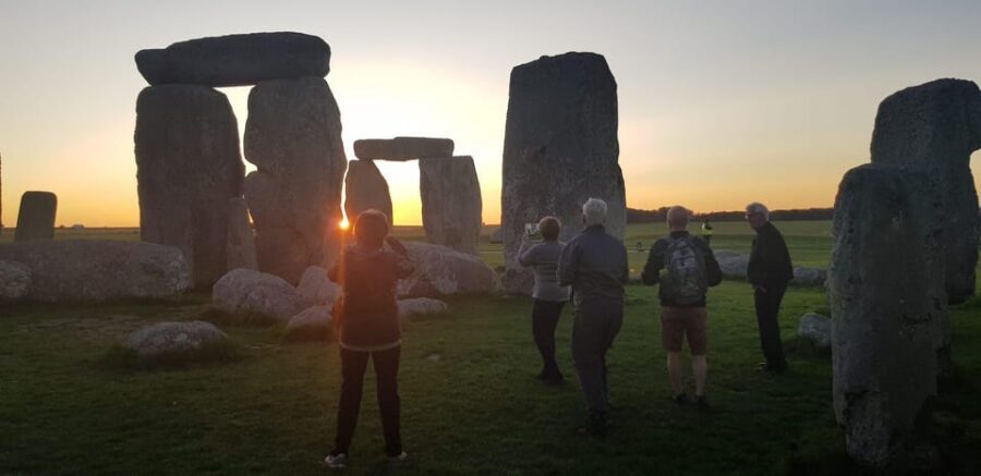 Stonehenge: App Guided Tour + Admission Included - What’s included with the admission and app tour (and what isn’t)