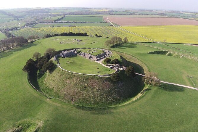 Stonehenge, Avebury, and West Kennet Long Barrow from Salisbury - West Kennet Long Barrow: walking around a burial mound