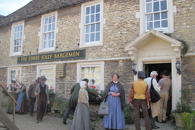 Stonehenge, Avebury & the Cotswolds from Bath (Small group) - How guides shape the day (and why people rave about the pace)