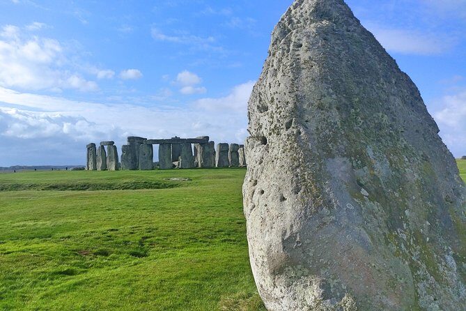 Stonehenge Half-Day luxury guided tour from Bath for 2-8 - Bath Pickup: the easy start at the Abbey Hotel