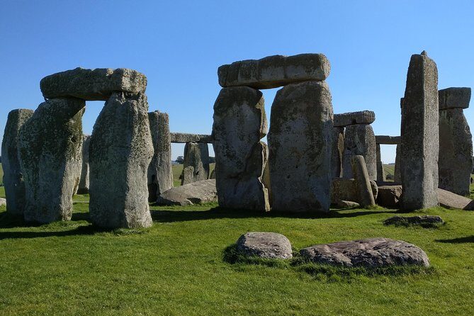 Stonehenge Half-Day luxury guided tour from Bath for 2-8 - Stonehenge entry: fast-track access plus the VR add-on