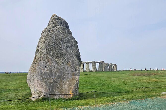 Stonehenge half day tour from Southampton - Your 2 hours at Stonehenge: walking routes and photo time